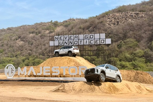 SW MG Motor India Unveils the MG MAJESTOR, India�s first D+ Segment SUV 